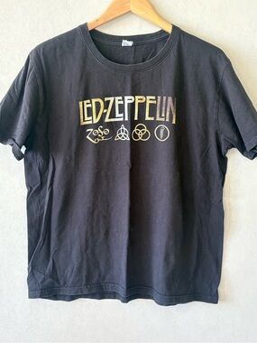 Led Zeppelin Black Graphic Tee - Band Logo medium